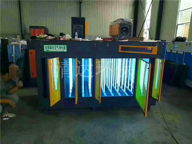 噴漆廠除味設(shè)備有光氧等離子一體機